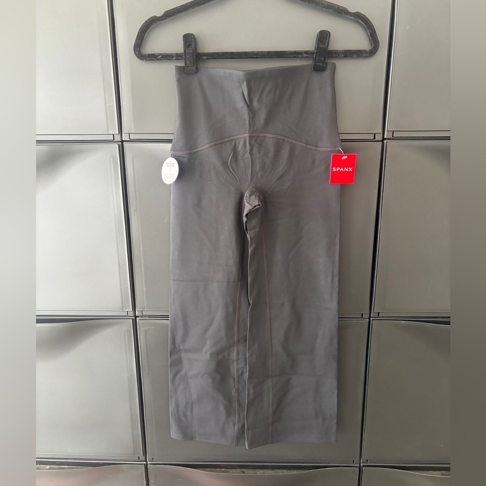 SPANX Black Booty Boost Active Ankle Flare